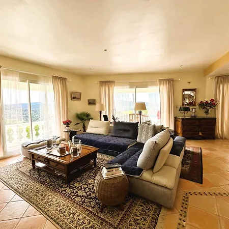 Villa Caladou Pour 6 Personnes Avec Piscine Et Vue Au Domaine De Valcros A Les Maures *